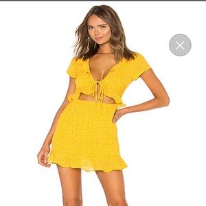 NWT - Beautiful yellow dress. Size L
